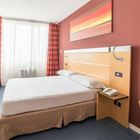 Sotel Nomentana 3* ローマ