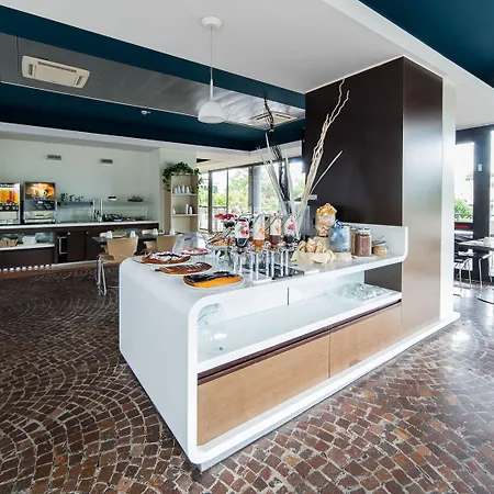 Sotel Nomentana 3* ローマ