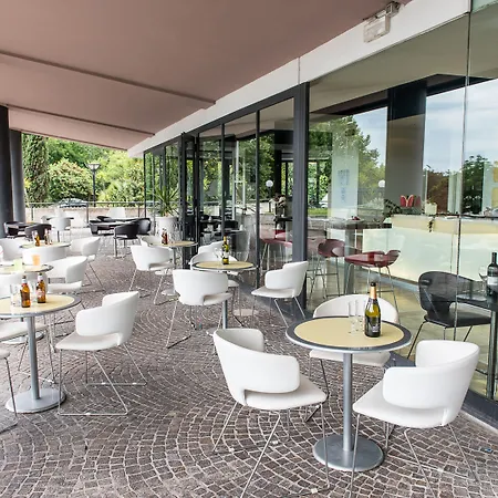 Sotel Nomentana ローマ