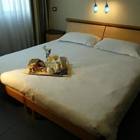Sotel Nomentana 3*